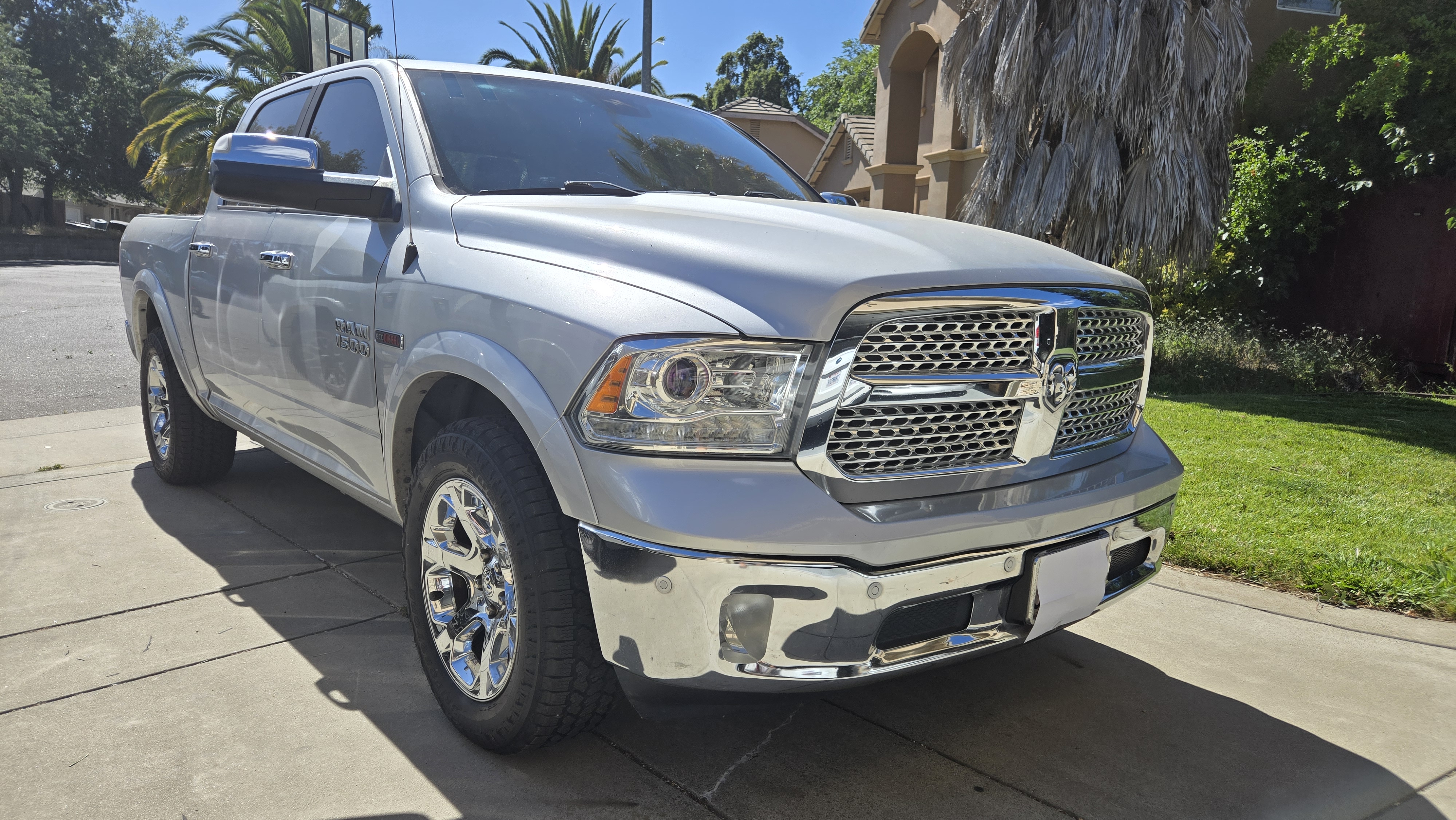 Used 2017 RAM 1500 Laramie w/ Convenience Group AWD/4WD image 1