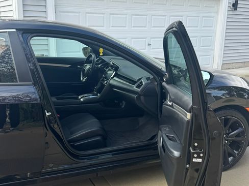 Used 2021 Honda Civic Sport image 9