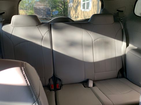 Used 2017 Buick Enclave Leather image 12