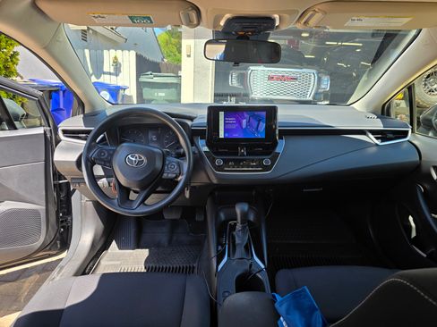 Used 2023 Toyota Corolla LE FWD image 10