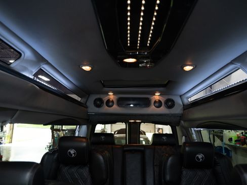 Used 2021 Chevrolet Express 2500 Extended w/ Enhanced Convenience Package RWD image 16