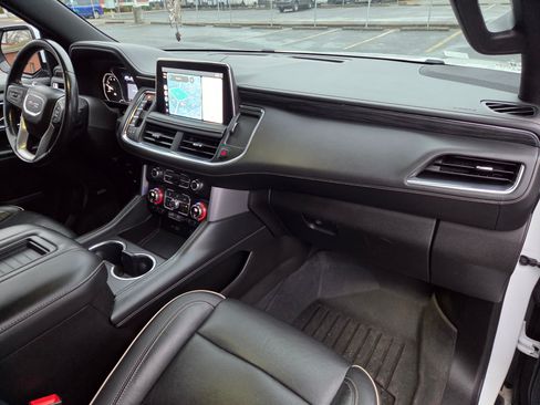 Used 2021 GMC Yukon SLT image 12