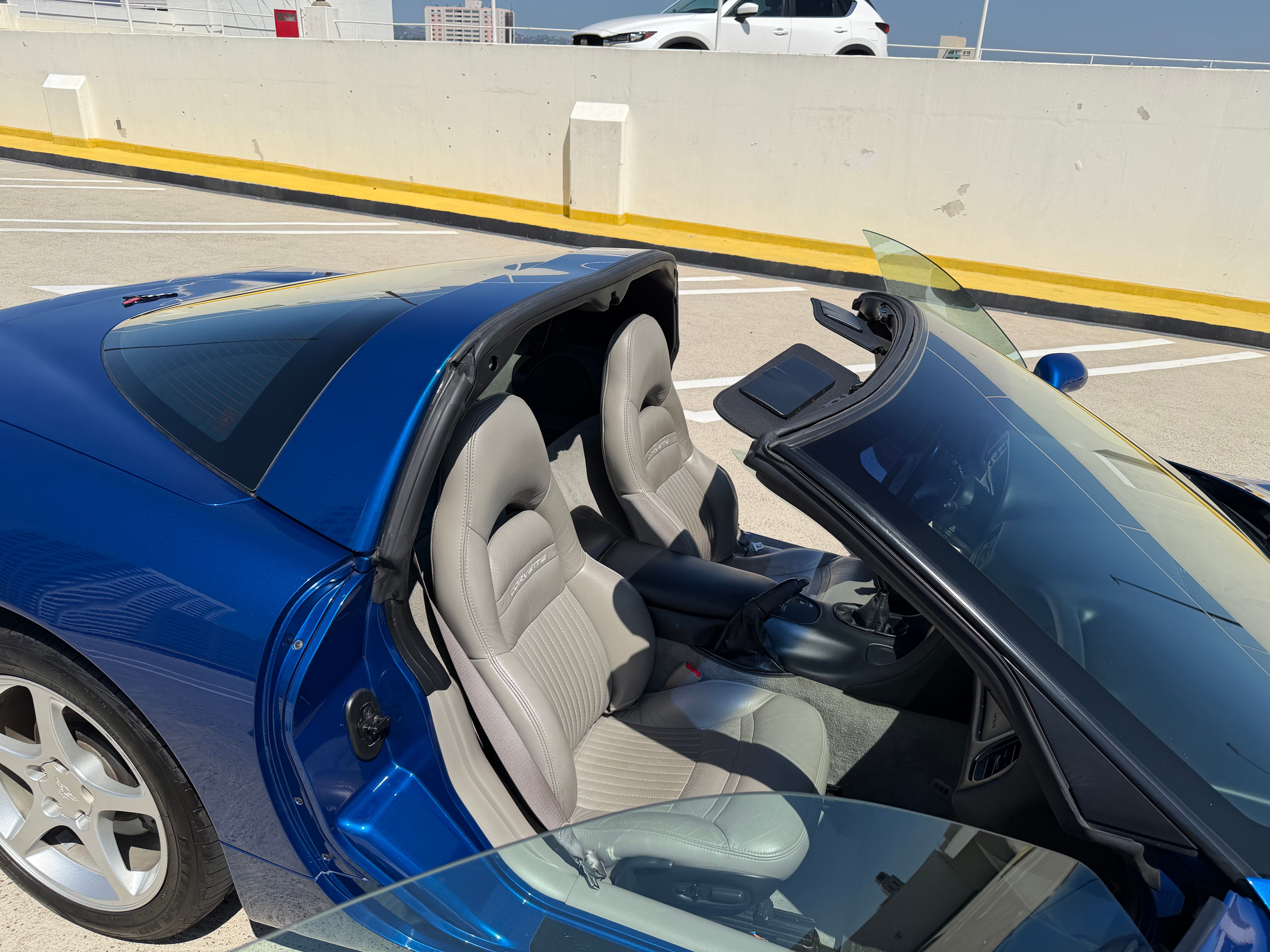 Used 2002 Chevrolet Corvette Coupe w/ Preferred Equipment Group2 RWD image 4