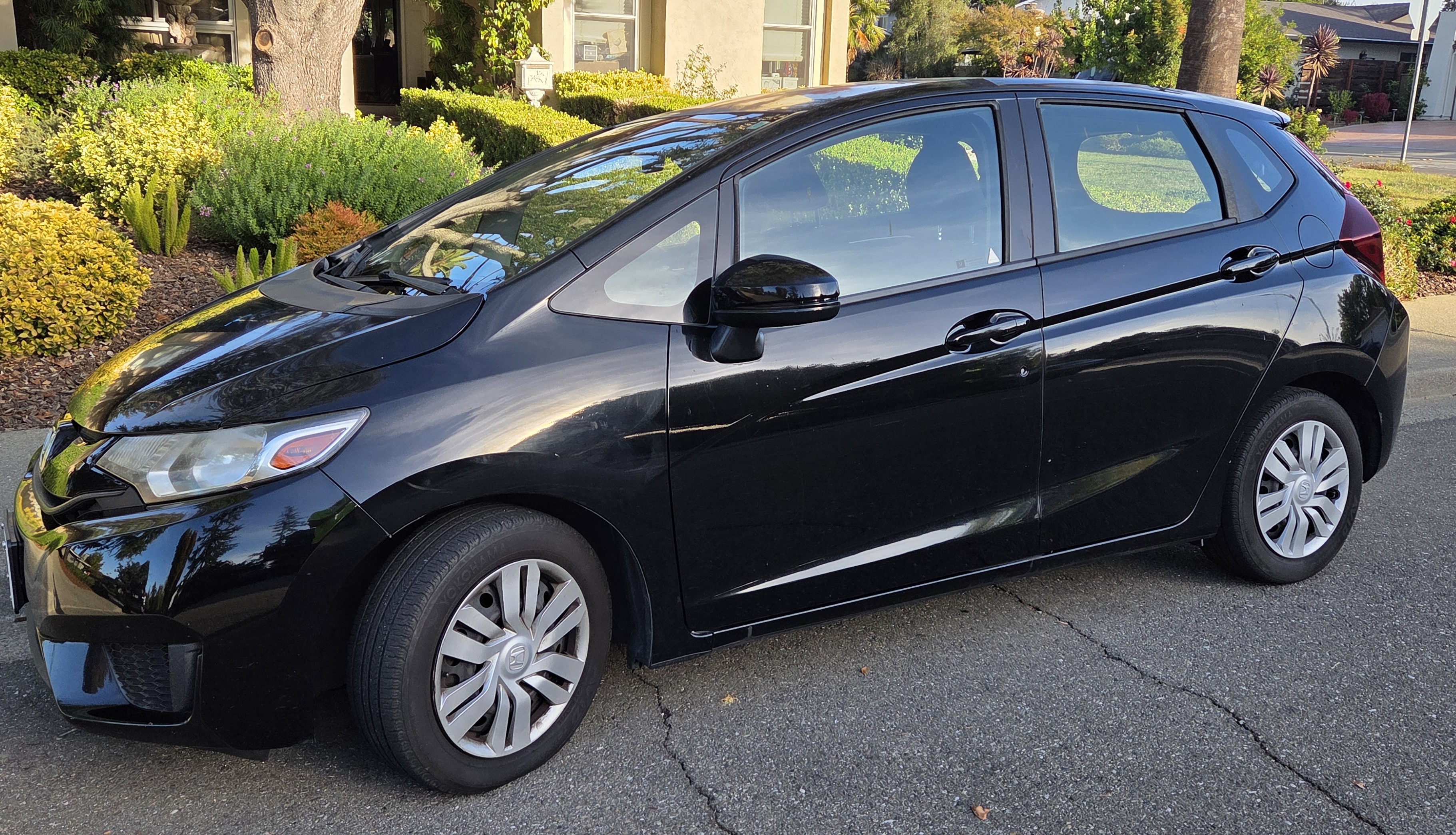 Used 2017 Honda Fit LX image 1