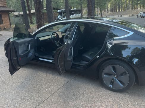 Used 2019 Tesla Model 3 Standard Range Plus image 18