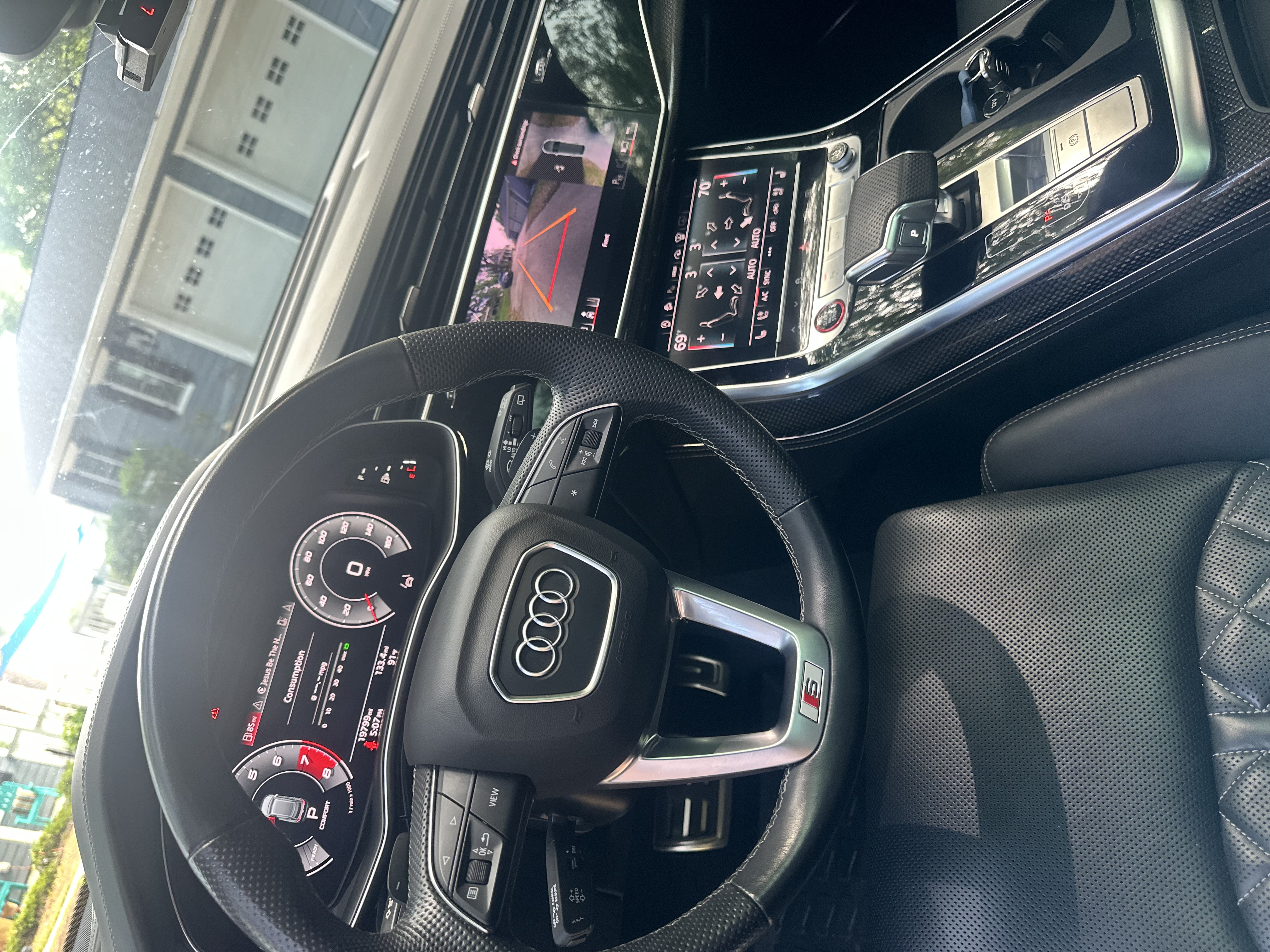 Used 2023 Audi SQ8 Prestige AWD/4WD image 14