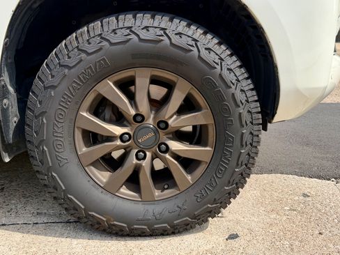 Used 2016 Toyota Land Cruiser AWD/4WD image 16