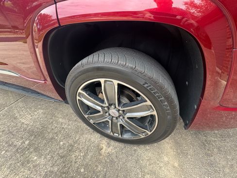 Used 2017 GMC Acadia Denali w/ Technology Package image 26