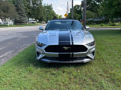 Used 2021 Ford Mustang GT Premium w/ Equipment Group 401A RWD image 2