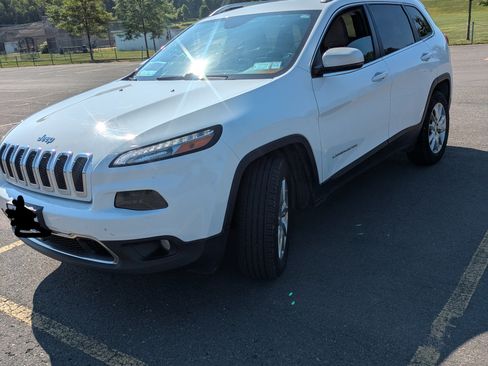 Used 2016 Jeep Cherokee Limited image 5