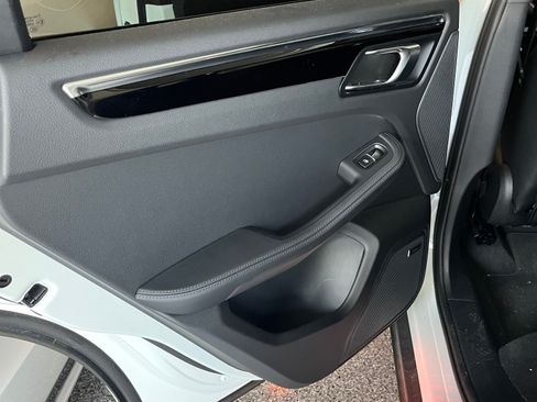 Used 2025 Porsche Macan S image 10