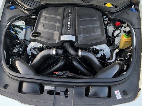 Used 2014 Porsche Panamera 4S Executive image 14