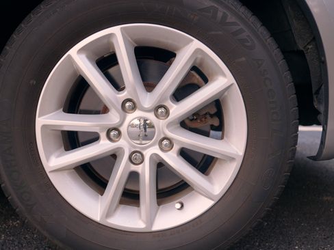 Used 2019 Dodge Grand Caravan SE image 17