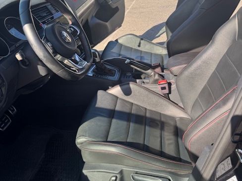 Used 2020 Volkswagen GTI SE FWD image 17
