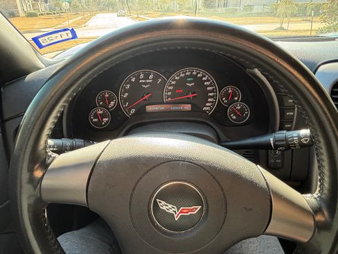 Used 2006 Chevrolet Corvette Coupe 2D image 11