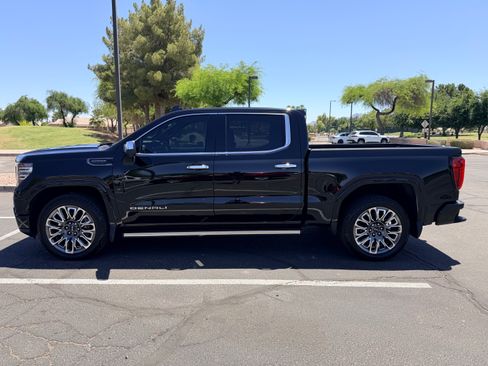 Used 2025 GMC Sierra 1500 Denali Ultimate AWD/4WD image 2
