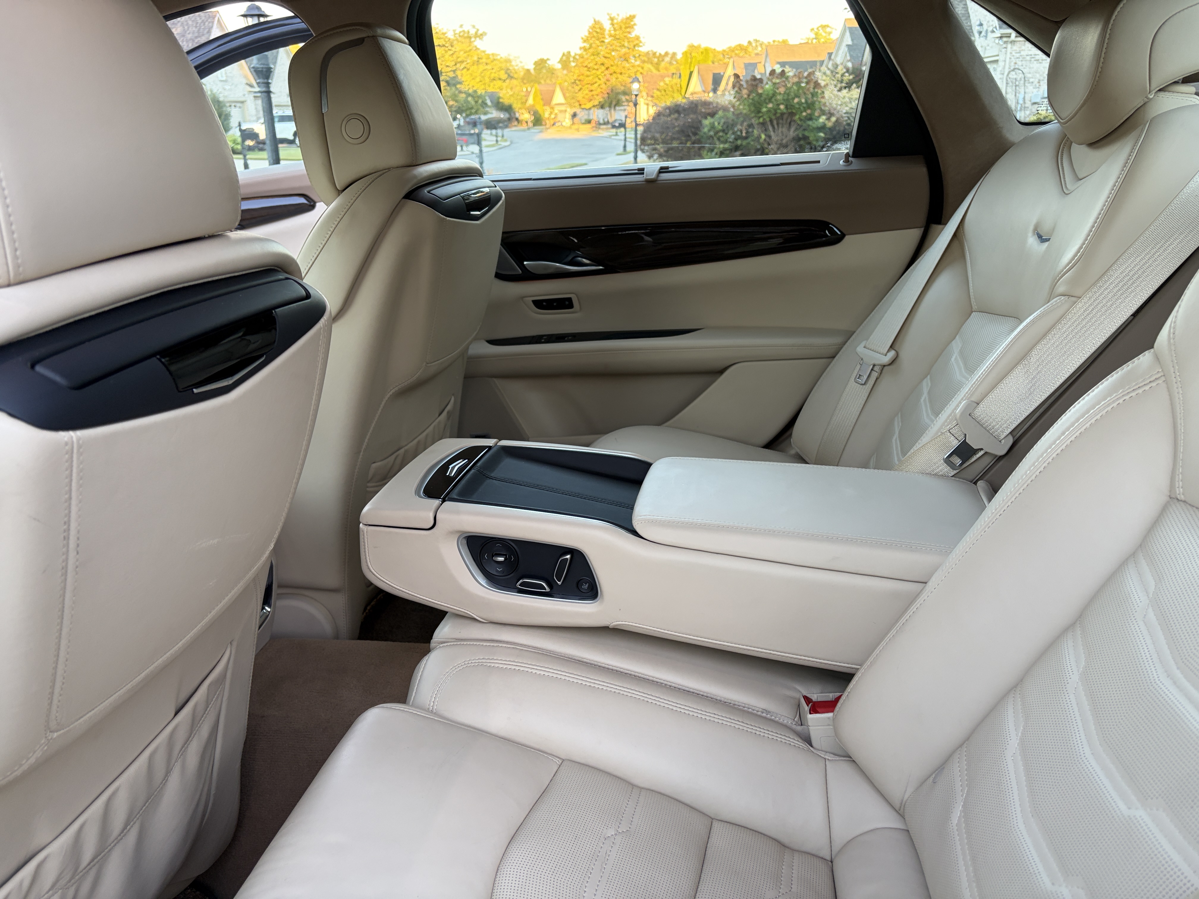 Used 2019 Cadillac CT6 Platinum w/ LPO, Exterior Accent Package AWD/4WD image 15