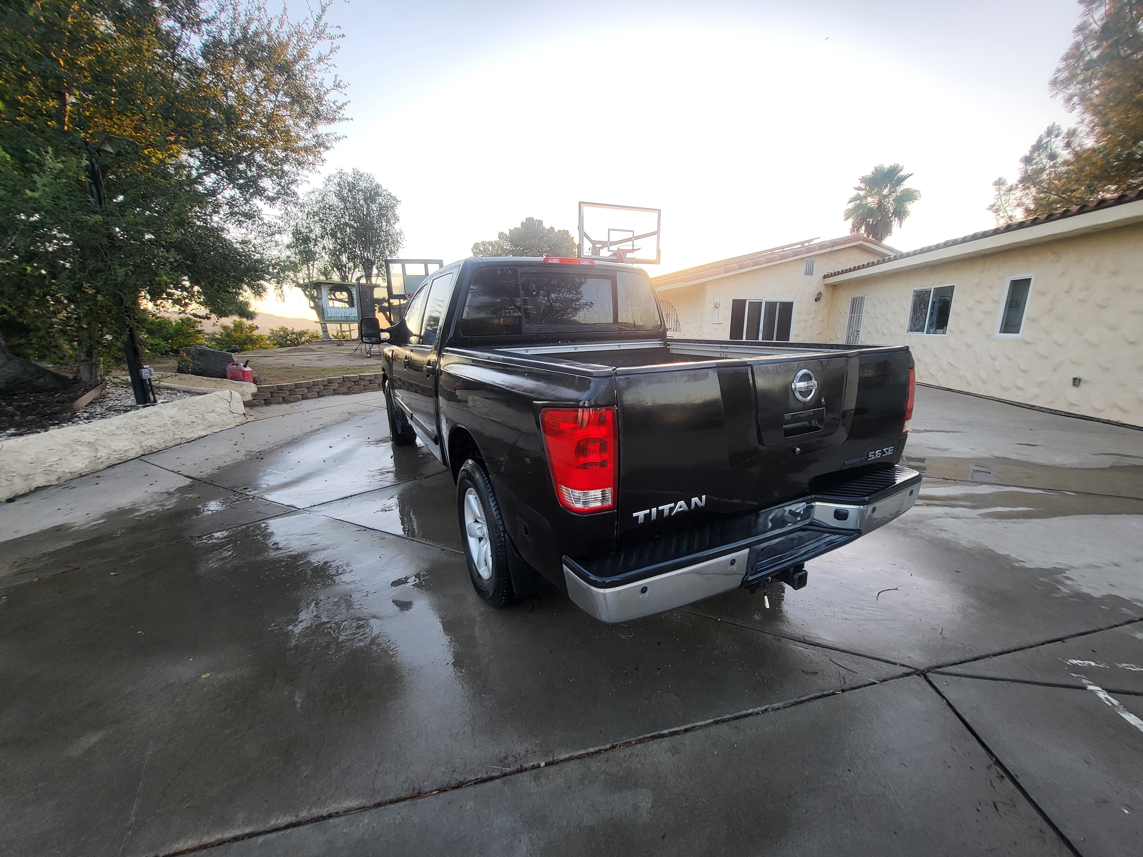 Used 2010 Nissan Titan SE w/ SE Value Truck Pkg AWD/4WD image 6