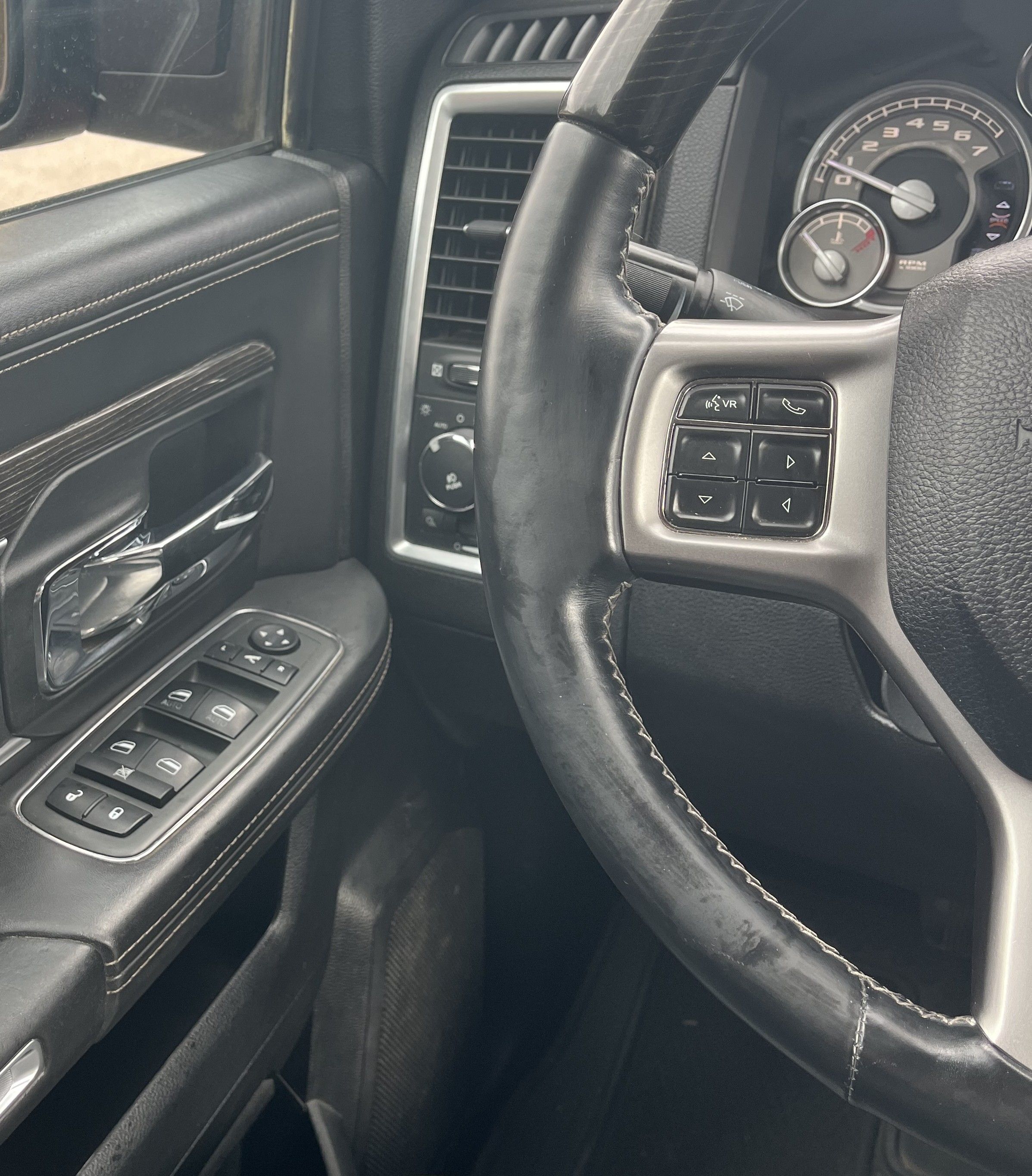 Used 2013 RAM 1500 Limited AWD/4WD image 15