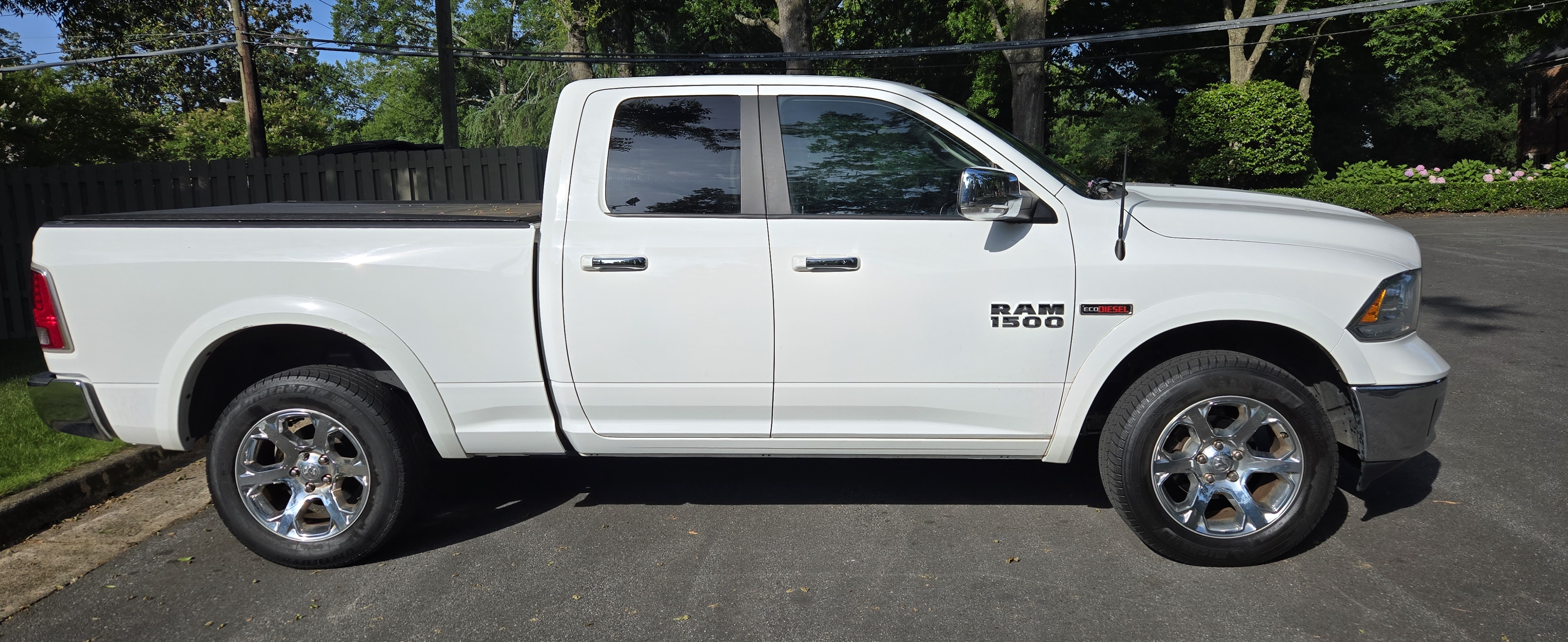 Used 2015 RAM 1500 Laramie AWD/4WD image 5