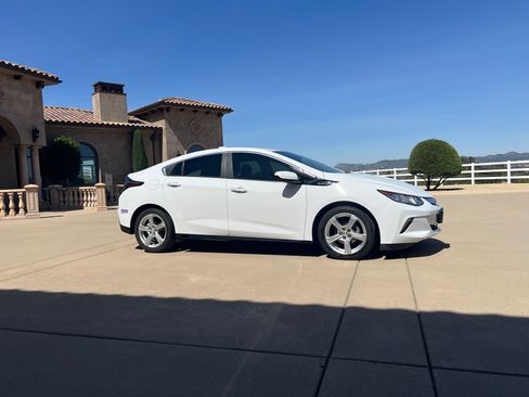 Used 2017 Chevrolet Volt LT image 5