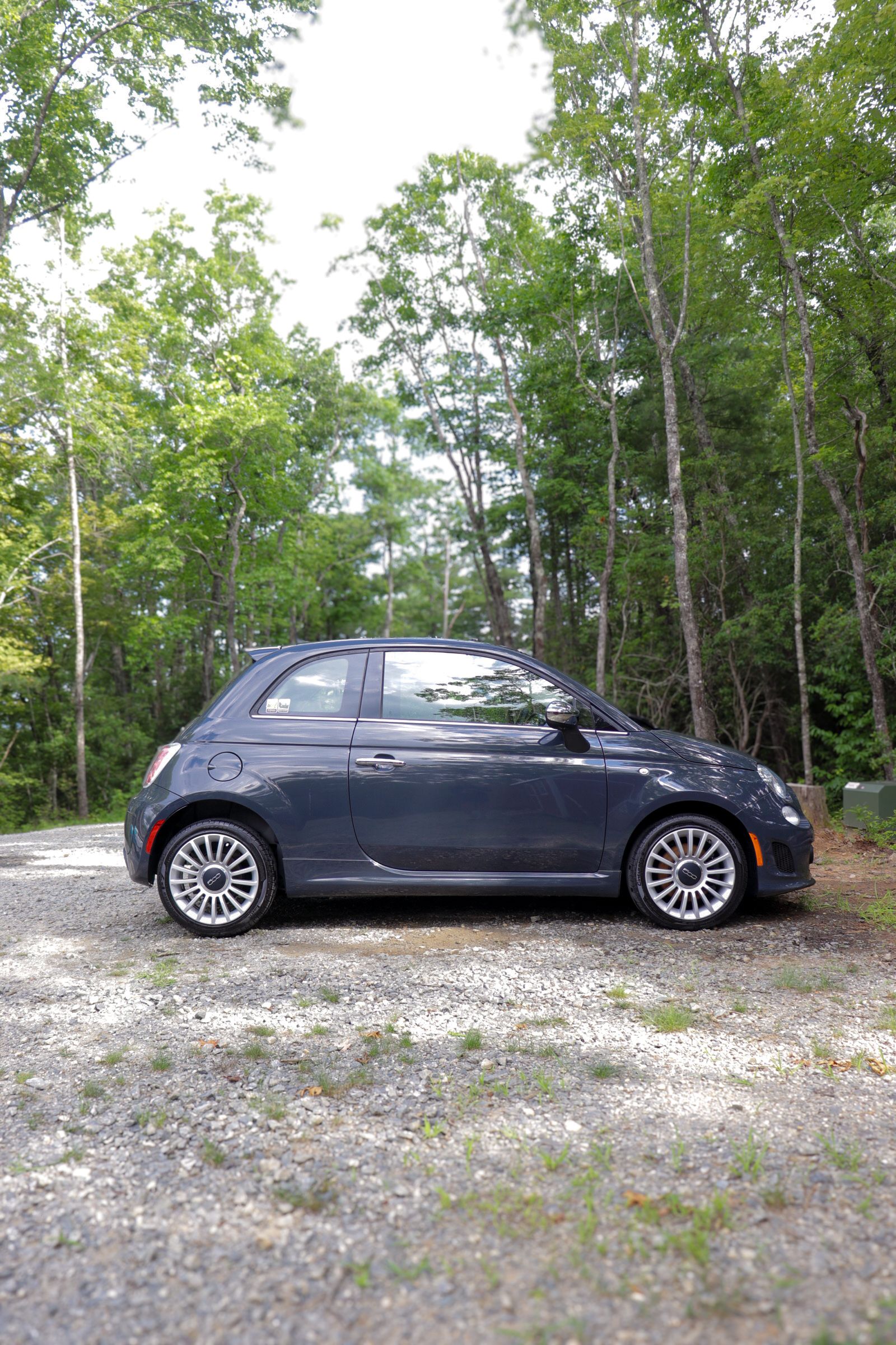Used 2018 FIAT 500 Lounge FWD image 1