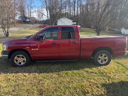 Used 2008 Dodge Ram 1500 Truck ST image 6