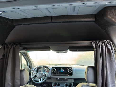 Used 2024 Mercedes-Benz Sprinter 2500 image 18