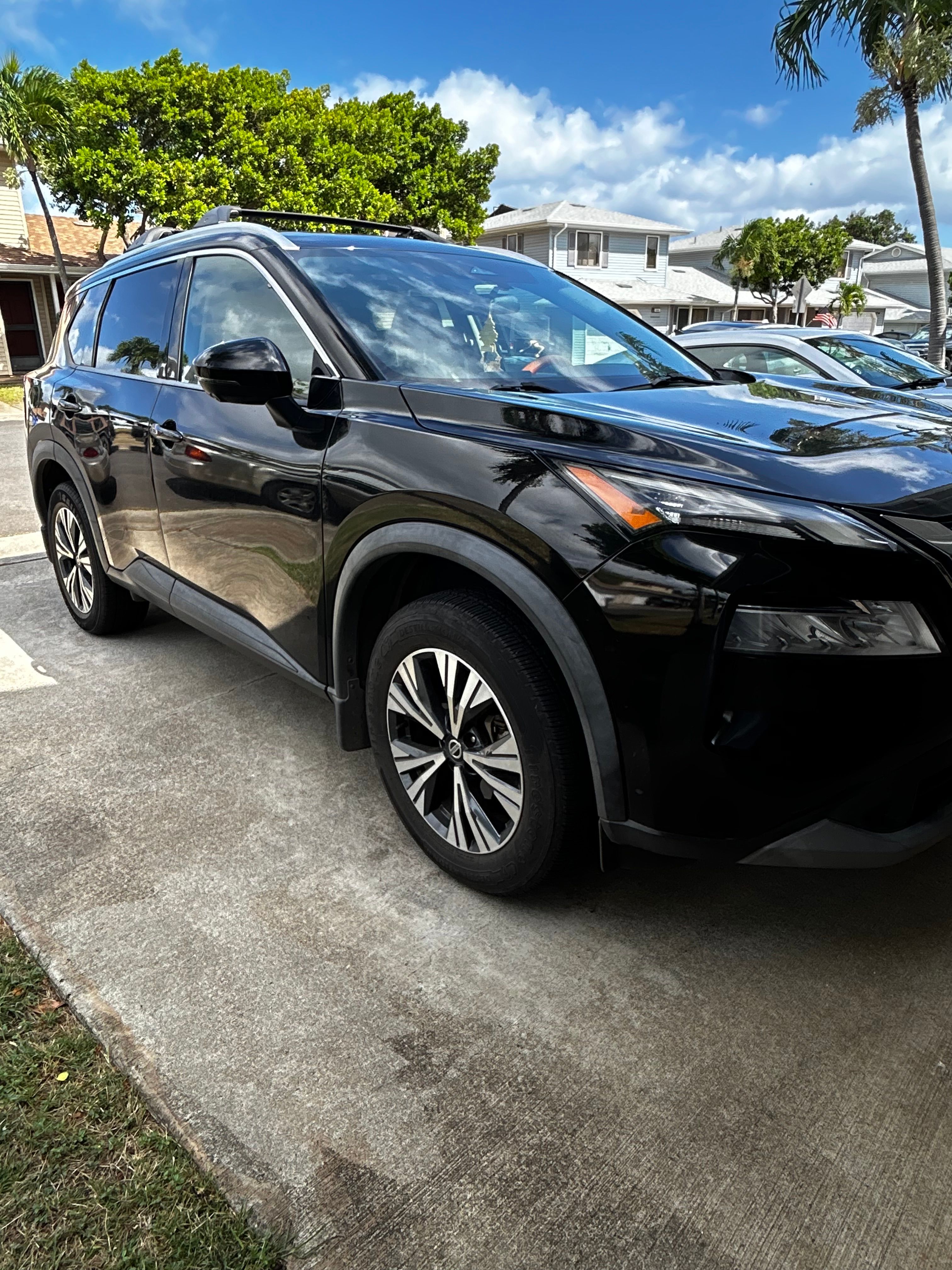 Used 2021 Nissan Rogue SV w/ Premium Package FWD image 2