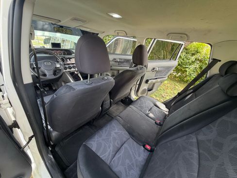 Used 2011 Scion xB FWD image 10