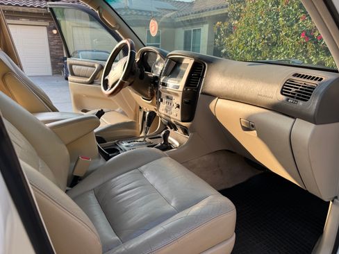 Used 2004 Toyota Land Cruiser AWD/4WD image 10