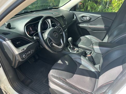 Used 2015 Jeep Cherokee Trailhawk w/ Comfort/Convenience Group AWD/4WD image 13