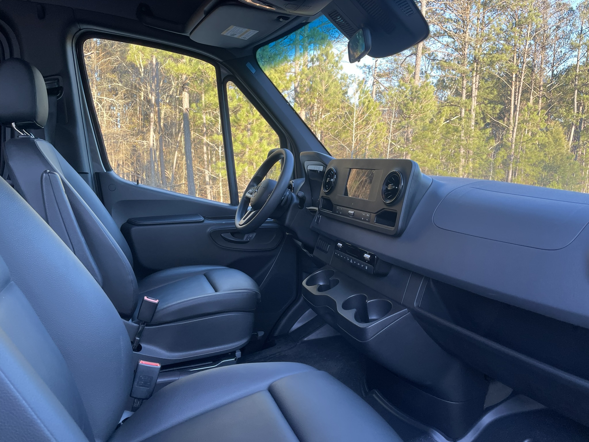Used 2019 Mercedes-Benz Sprinter 2500 image 8
