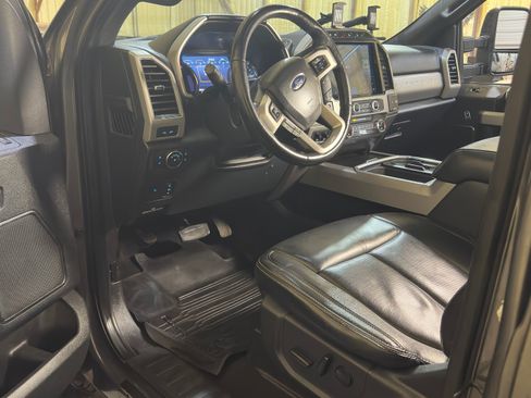Used 2022 Ford F250 Lariat w/ Tremor Off-Road Package image 11