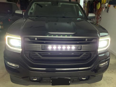 Used 2018 GMC Sierra 1500 Denali w/ Denali Ultimate Package image 8