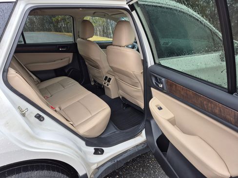 Used 2016 Subaru Outback 2.5i Limited image 12