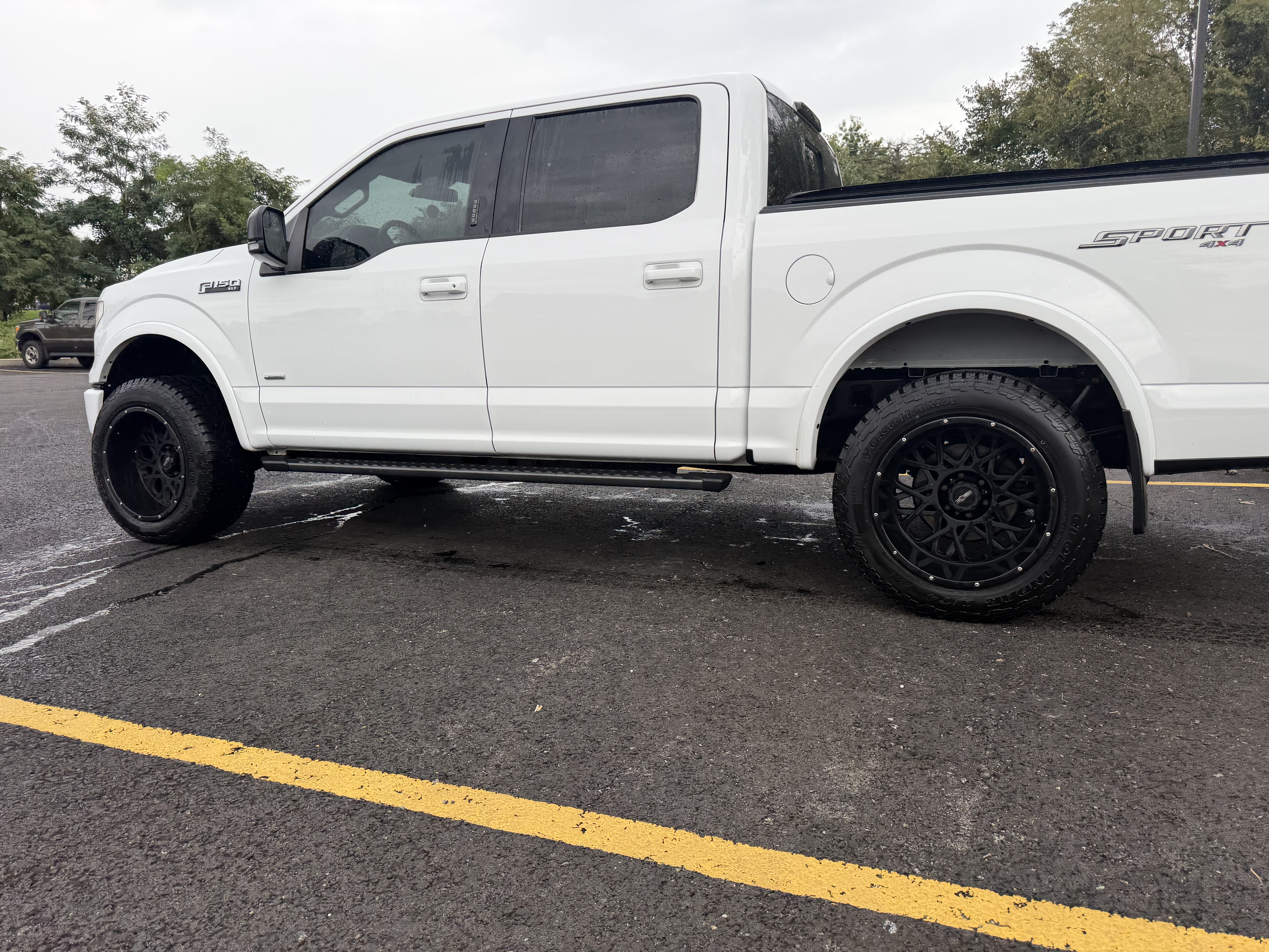 Used 2017 Ford F150 XLT w/ Equipment Group 302A Luxury AWD/4WD image 5
