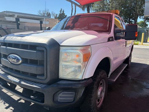 Used 2011 Ford F250 XL AWD/4WD image 2