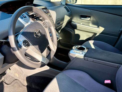 Used 2012 Toyota Prius V Five image 11