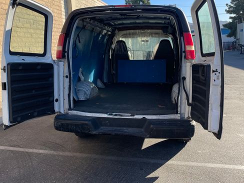 Used 2003 Chevrolet Express 2500 image 5