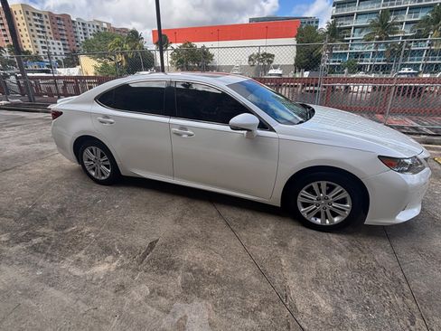 Used 2014 Lexus ES 350 350 Sedan 4D w/ Premium Package image 12