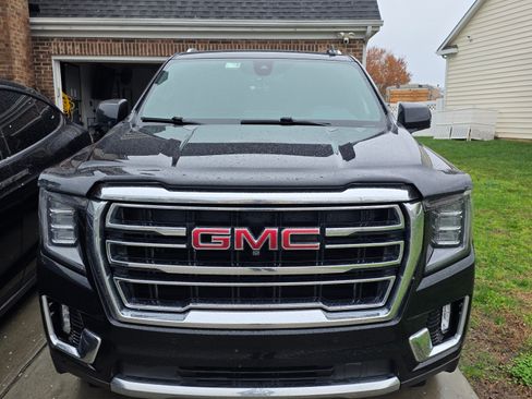 Used 2021 GMC Yukon XL SLT w/ SLT Luxury Package image 2