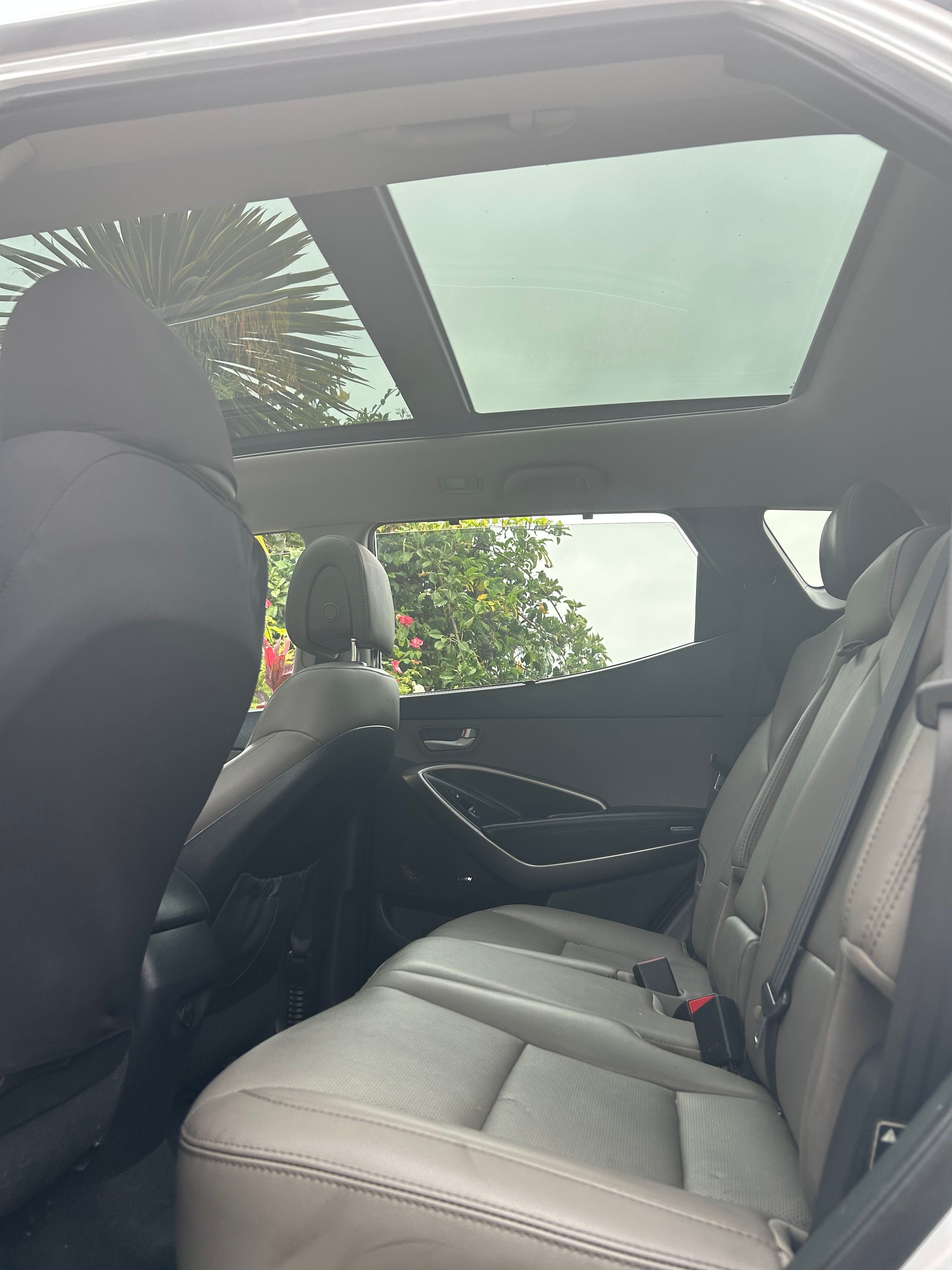Used 2017 Hyundai Santa Fe Sport FWD image 2