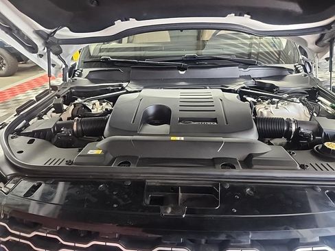 Used 2020 Land Rover Range Rover HSE image 21