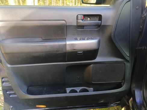 Used 2010 Toyota Tundra 4x4 Double Cab w/ SR5 Pkg image 16