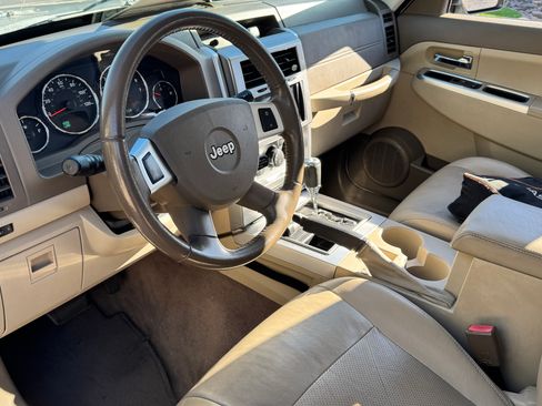 Used 2009 Jeep Liberty Limited w/ Premium Group II image 5