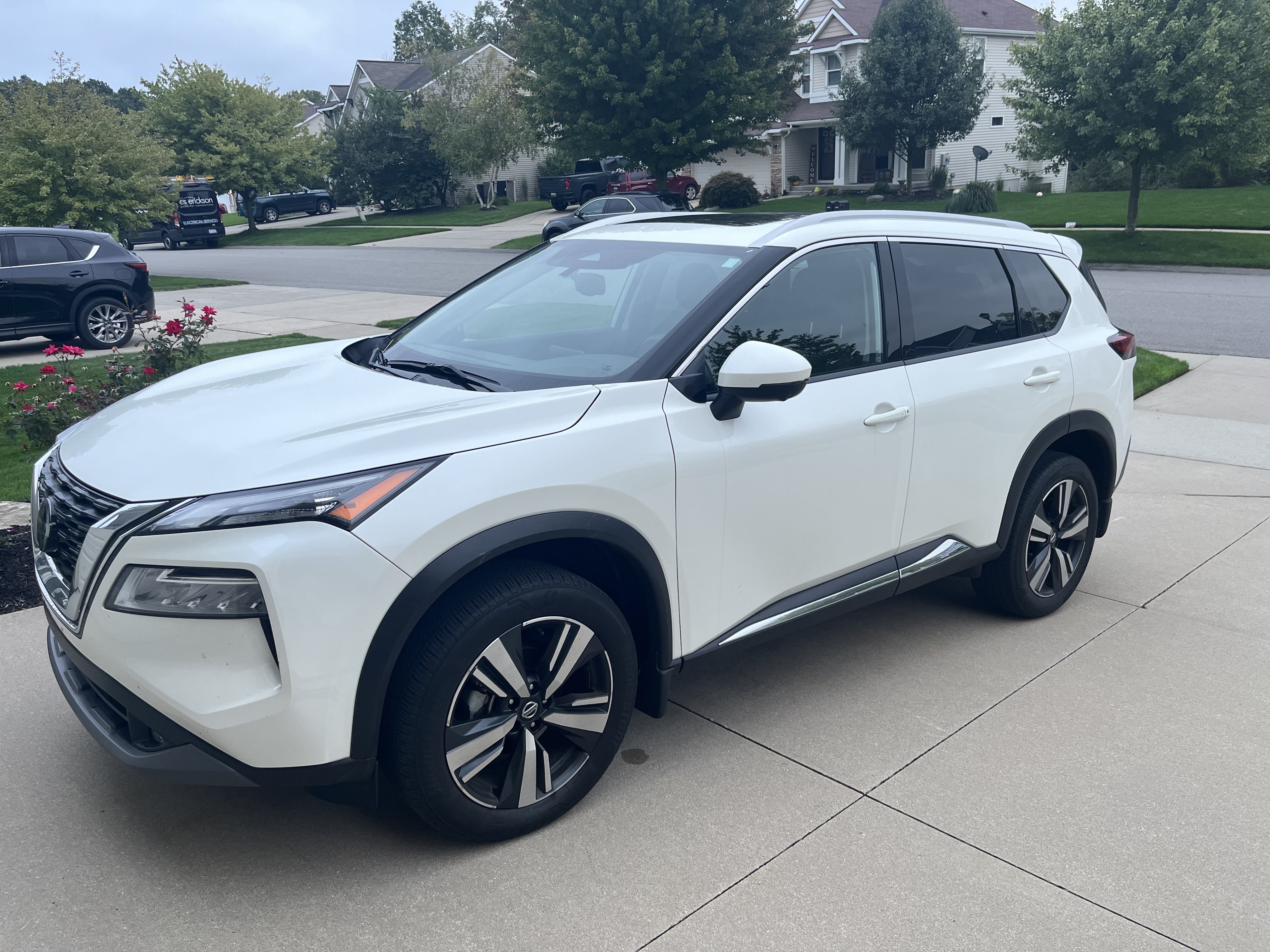 Used 2021 Nissan Rogue SL AWD/4WD image 1
