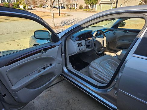 Used 2007 Buick Lucerne CXL w/ Driver Confidence Package image 12