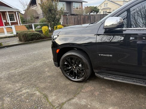 Used 2024 Chevrolet Tahoe Premier image 2