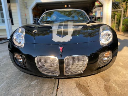 Used 2008 Pontiac Solstice GXP w/ Premium Package RWD image 9